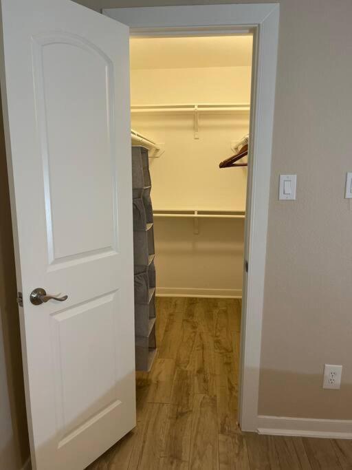 Beautiful/Spacious 2 Bedroom Houston Near Galleria מראה חיצוני תמונה