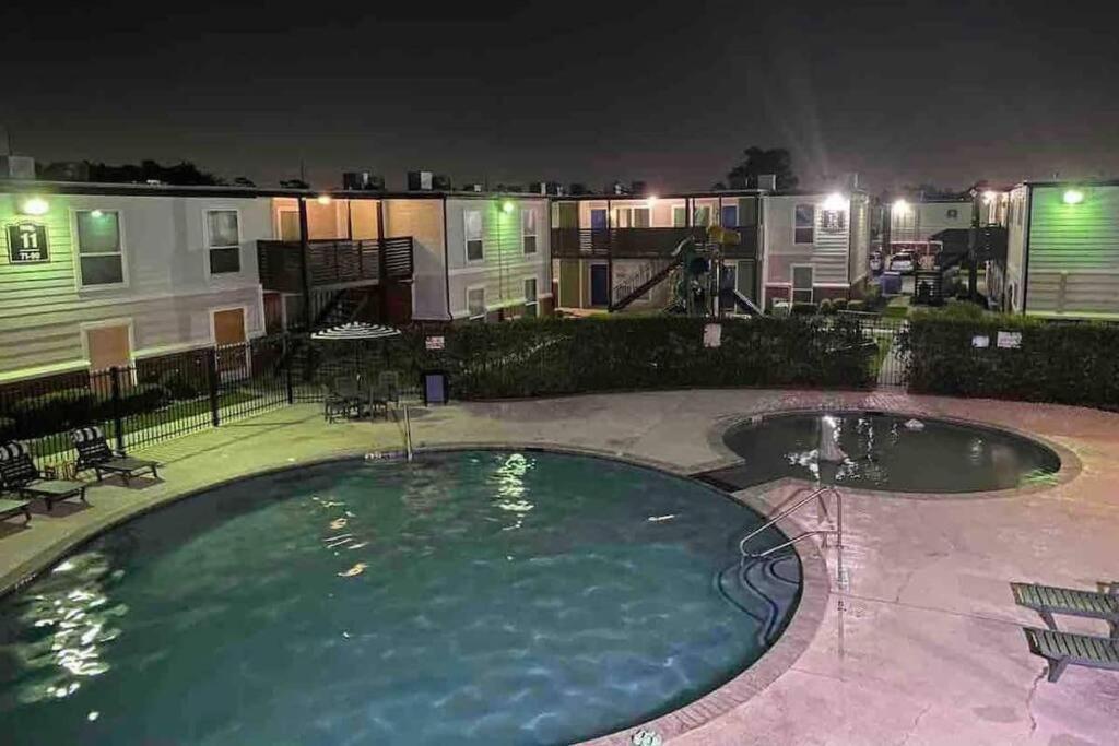 Beautiful/Spacious 2 Bedroom Houston Near Galleria מראה חיצוני תמונה